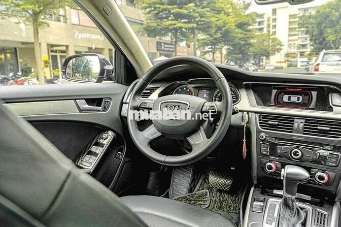Bán lại siêu phẩm Sedan Audi A4 FL model 2015