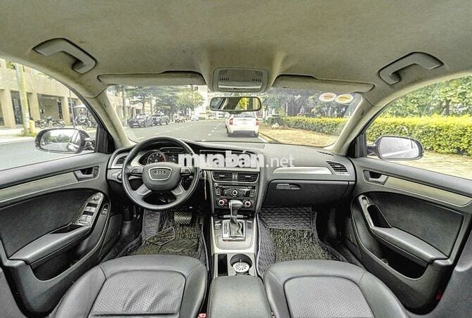 Bán lại siêu phẩm Sedan Audi A4 FL model 2015