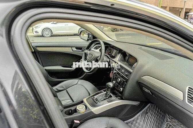 Bán lại siêu phẩm Sedan Audi A4 FL model 2015