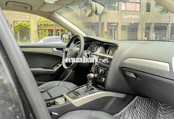 Bán lại siêu phẩm Sedan Audi A4 FL model 2015