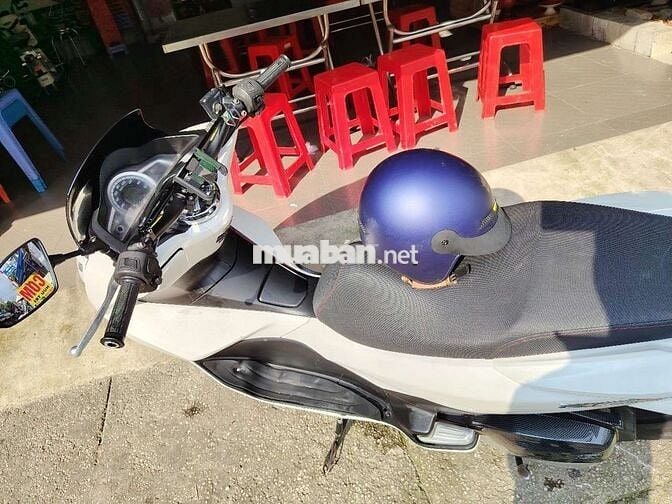 Pcx125 dàn ngoài rất đẹp , máy êm mạnh bán lên đời