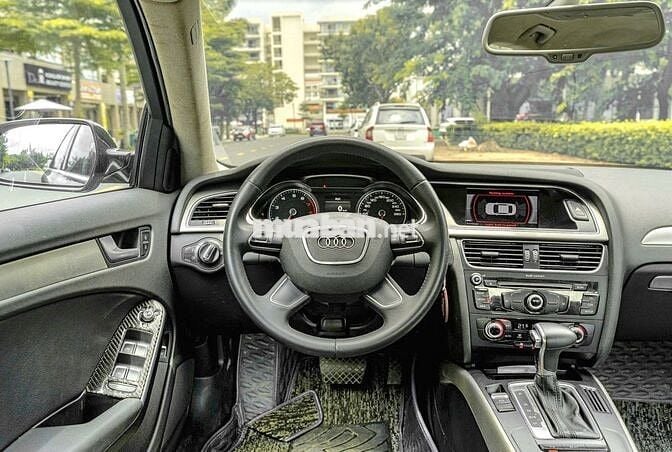 Bán lại siêu phẩm Sedan Audi A4 FL model 2015