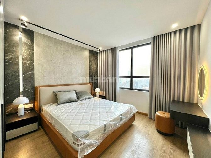 Chính chủ cho thuê 3 ngủ full đồ BRG Diamond hướng mát LH 0393686383