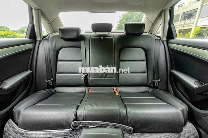 Bán lại siêu phẩm Sedan Audi A4 FL model 2015