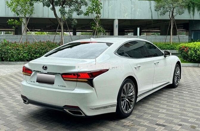 Cần Bán chiếc Lexus LS500 sx2023 like new