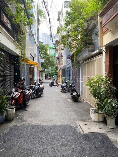 Bán nhà HXH Đào Duy Anh, P.9, Q. PN, DT 4,5x13m. Trệt 3L Giá 12tỷ