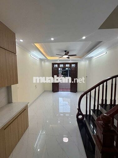 Bán nhà Dàm Quang Trung 30m2 x 5 tầng , vài bước ra cầu vĩnh tuy  Aeon