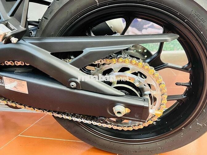 Pass R3 còn mới kenggg zin tất cả từ con ốc
