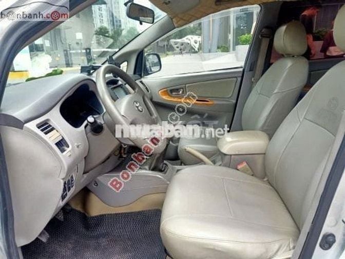 Toyota Innova G 2010