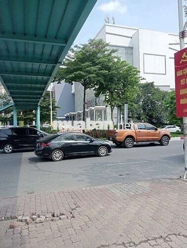 Bán nhà Dàm Quang Trung 30m2 x 5 tầng , vài bước ra cầu vĩnh tuy  Aeon