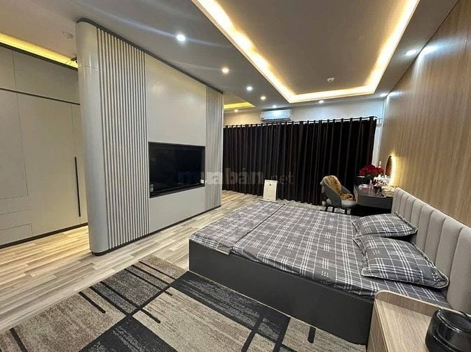 Bán nhà Q.Cầu Giấy. 65m2, 6 tầng thang máy, ô tô ra vào, ở luôn