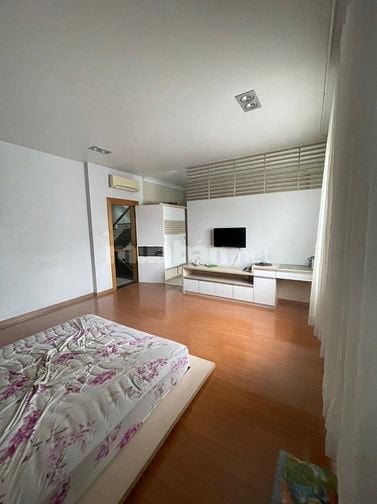 Bán nhà sổ hồng 7,5x20  Him Lam Kênh Tẻ giá 39 tỷ 