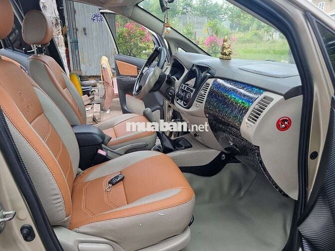 Toyota innova 2016 2.0V - 100000 km