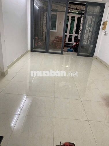 Cho thuê HXH Trần Quang Diệu 4.2x10m trệt, 2 lầu giá 16 triệu