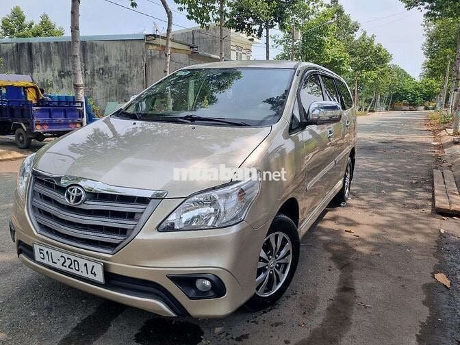 Toyota innova 2016 2.0V - 100000 km