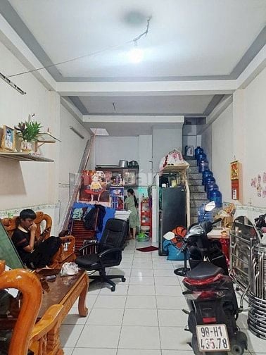 Bán nhà mặt tiền tiện kinh doanh mua bán đang có thu nhập thuê