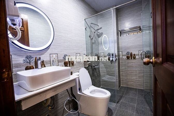BÁN NHÀ PHỐ 13 PHÒNG KINH DOANH KHU DU LỊCH THỂ THAO P7.ĐÀ LẠT 13 TỶ 6