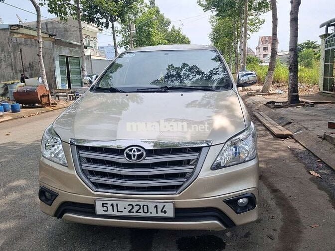 Toyota innova 2016 2.0V - 100000 km
