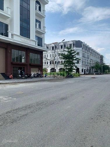 tôi cần bán lô đất đấu giá 77,5m2 tại kim chung hoài đức gần đường 24m