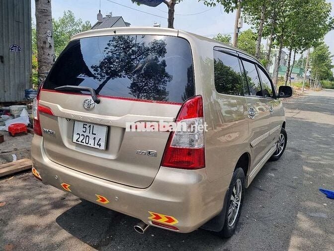 Toyota innova 2016 2.0V - 100000 km