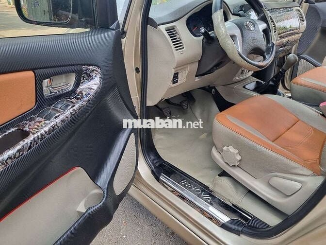 Toyota innova 2016 2.0V - 100000 km