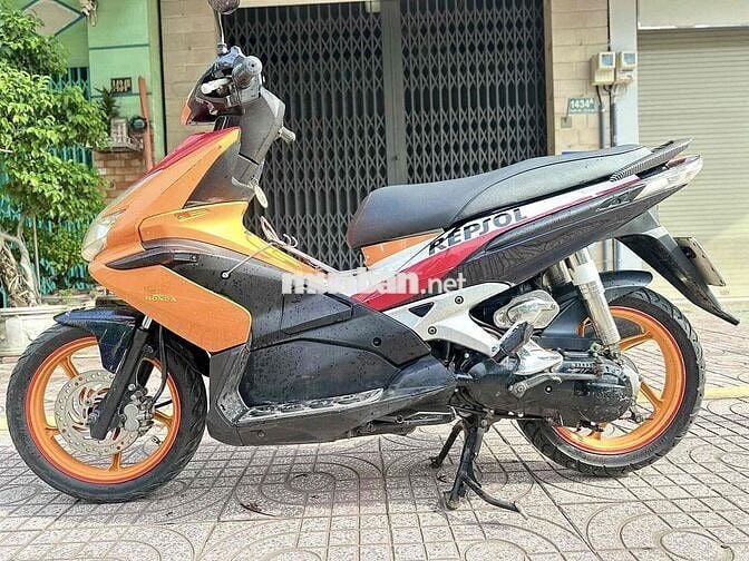 Xe tay ga Honda Air Blade Repsol màu cam đen đỏ zi