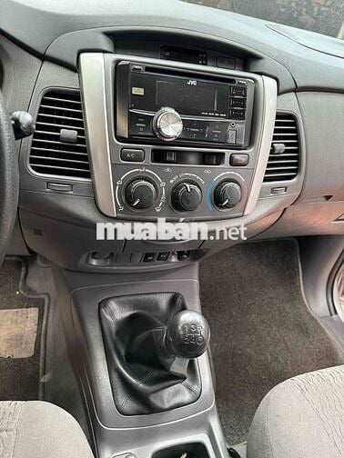 TOYOTA INNOVA 2.0E SX 2013