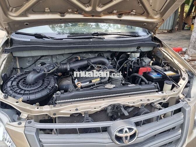 Toyota innova 2016 2.0V - 100000 km