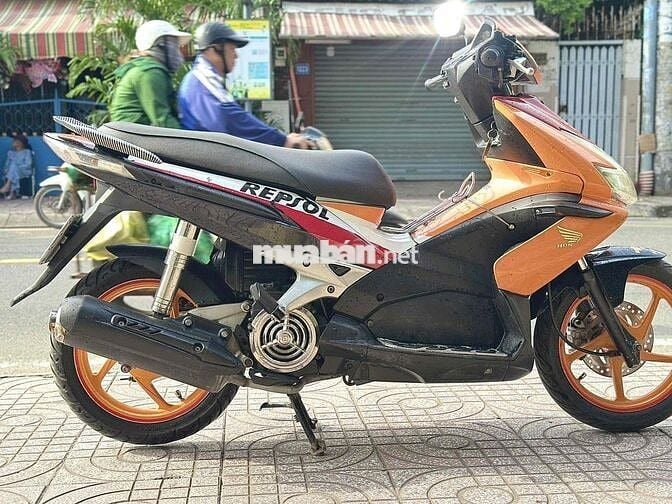 Xe tay ga Honda Air Blade Repsol màu cam đen đỏ zi