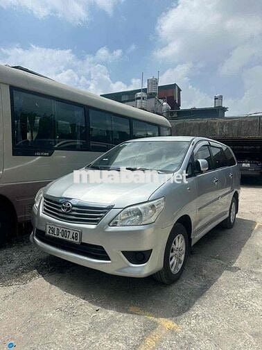 TOYOTA INNOVA 2.0E SX 2013