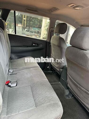 TOYOTA INNOVA 2.0E SX 2013
