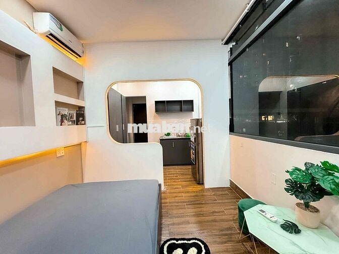 Phòng Penhouse - cửa sổ lớn view chung cư Hà Đô - tách bếp full nt