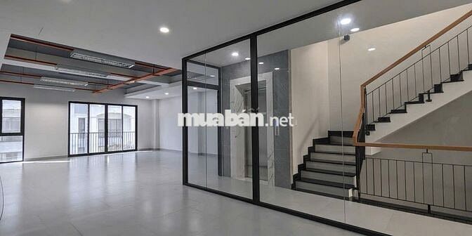 Văn phòng 85m2 sàn trống Vạn Phúc, có t.máy máy lạnh hầm xe. Chỉ 13 tr