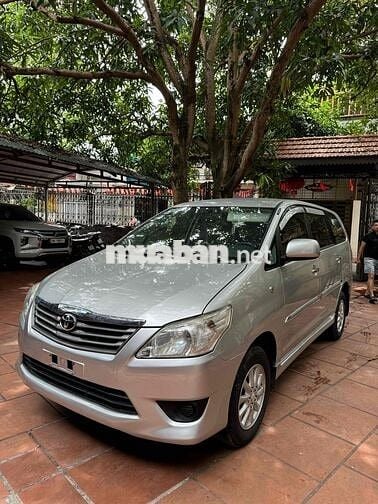 TOYOTA INNOVA 2.0E SX 2013