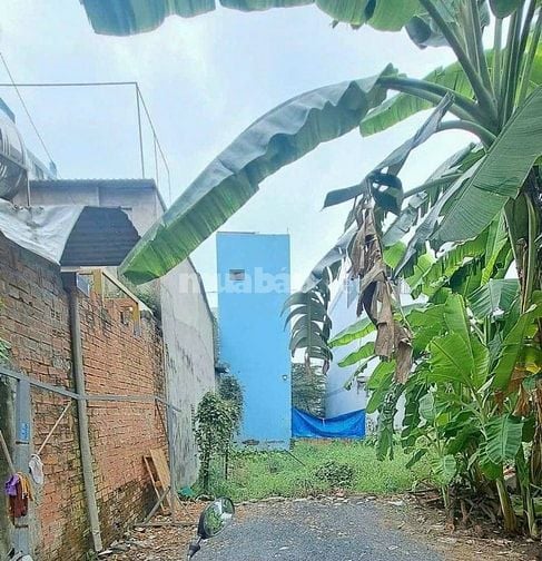 cần bán gấp miếng đất 80m2 ở Tân Hiệp - Hóc Môn giá 930 triệu.