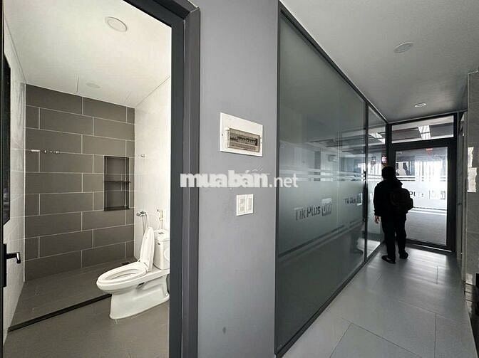 Văn phòng 85m2 sàn trống Vạn Phúc, có t.máy máy lạnh hầm xe. Chỉ 13 tr