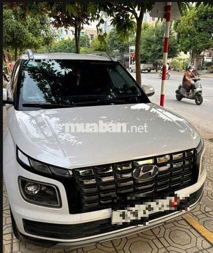 Xe Venue bản 2025 Đặc Biệt Trắng