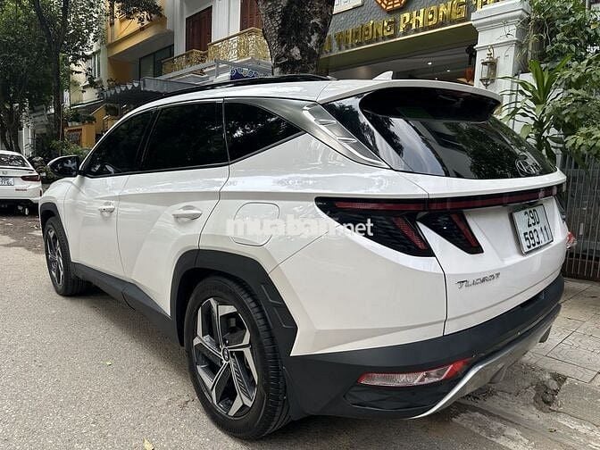 Hyundai Tucson 2023 1.6 AT Turbo - 18000 km