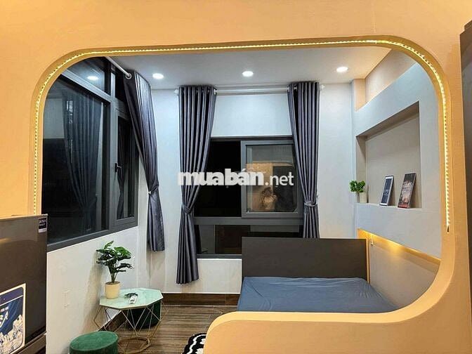 Phòng Penhouse - cửa sổ lớn view chung cư Hà Đô - tách bếp full nt