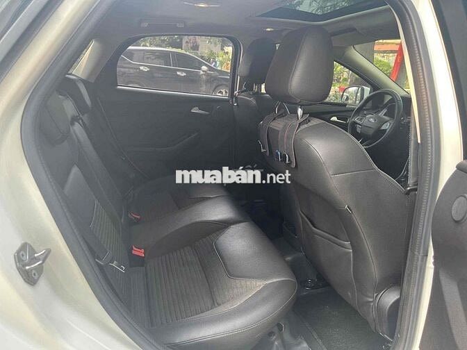 Ford Focus 2018 1.5L Ecoboost Sport - 110000 km