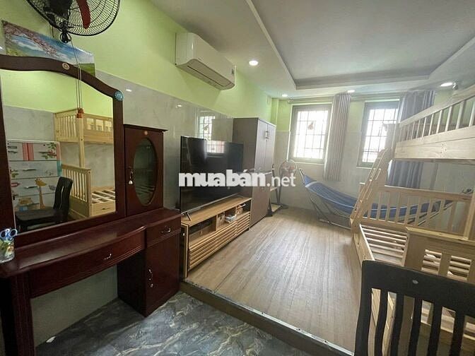 CHO THUÊ PHÒNG CÓ MÁY LẠNH CỬA SỔ NGAY TRUNG TÂM QUẬN 10