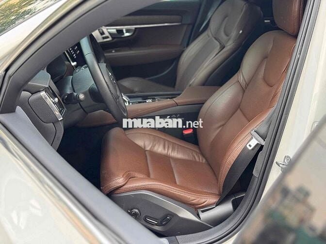 Volvo S90 LWB Ultimate B6 AWD 2022 Lướt 6000km