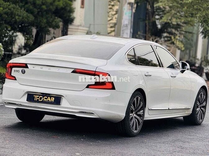 Volvo S90 LWB Ultimate B6 AWD 2022 Lướt 6000km
