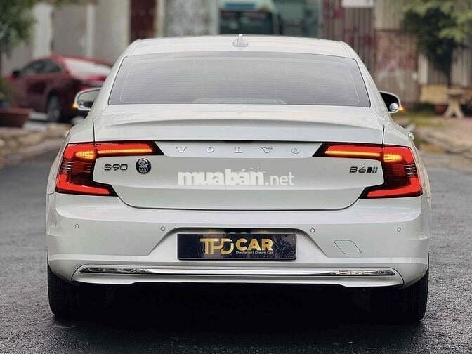 Volvo S90 LWB Ultimate B6 AWD 2022 Lướt 6000km