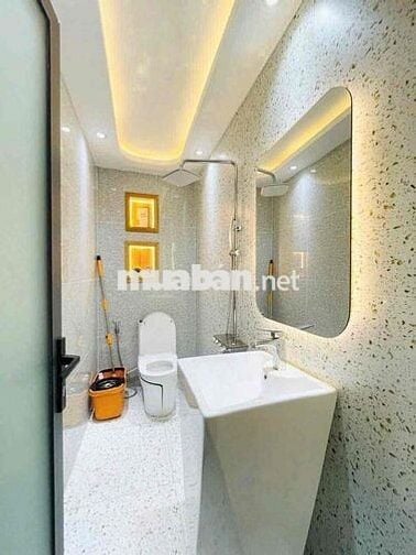 NHÀ QUẬN 10 GIÁ TỐT CHỈ 5 TỶ 950 NGAY HỒ BÁ KIỆN,P15 - 51,6M2(4,3X12)