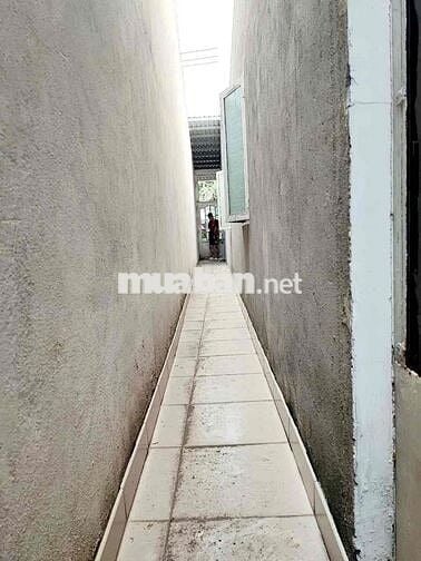 Nhà 2lau gần chợ xtt 4pn 3wc. 6tr