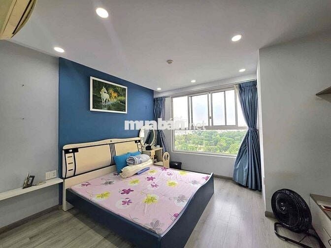Cho thuê căn 2PN.2WC phòng khách rộng nhà mới ở ngay toà sân bay