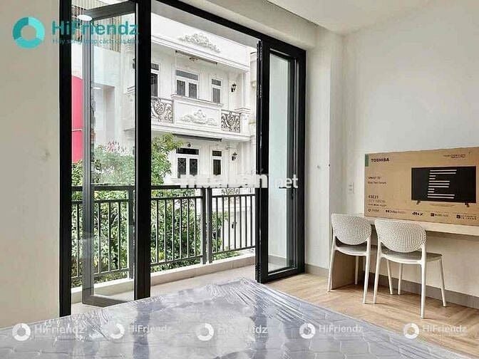 Cho thuê căn hộ Studio ban công cửa sổ ngay Ngã Tư Bảy Hiền - Khu K300