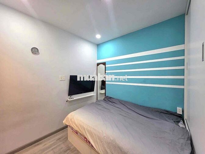 Cho thuê căn 2PN.2WC phòng khách rộng nhà mới ở ngay toà sân bay