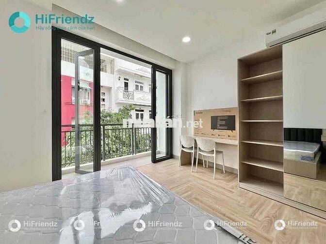 Cho thuê căn hộ Studio ban công cửa sổ ngay Ngã Tư Bảy Hiền - Khu K300